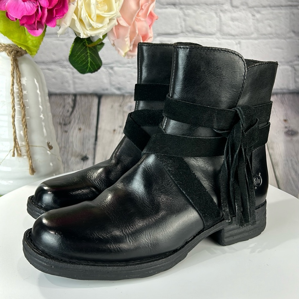 BORN PERL Black Leather Side Zipper Suede Details Moto Boots